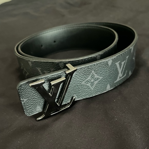 Louis Vuitton belt - Picture 1 of 3